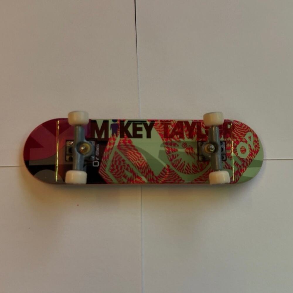 VTG Mikey Taylor Alien Workshop 96 MM Tech Deck
